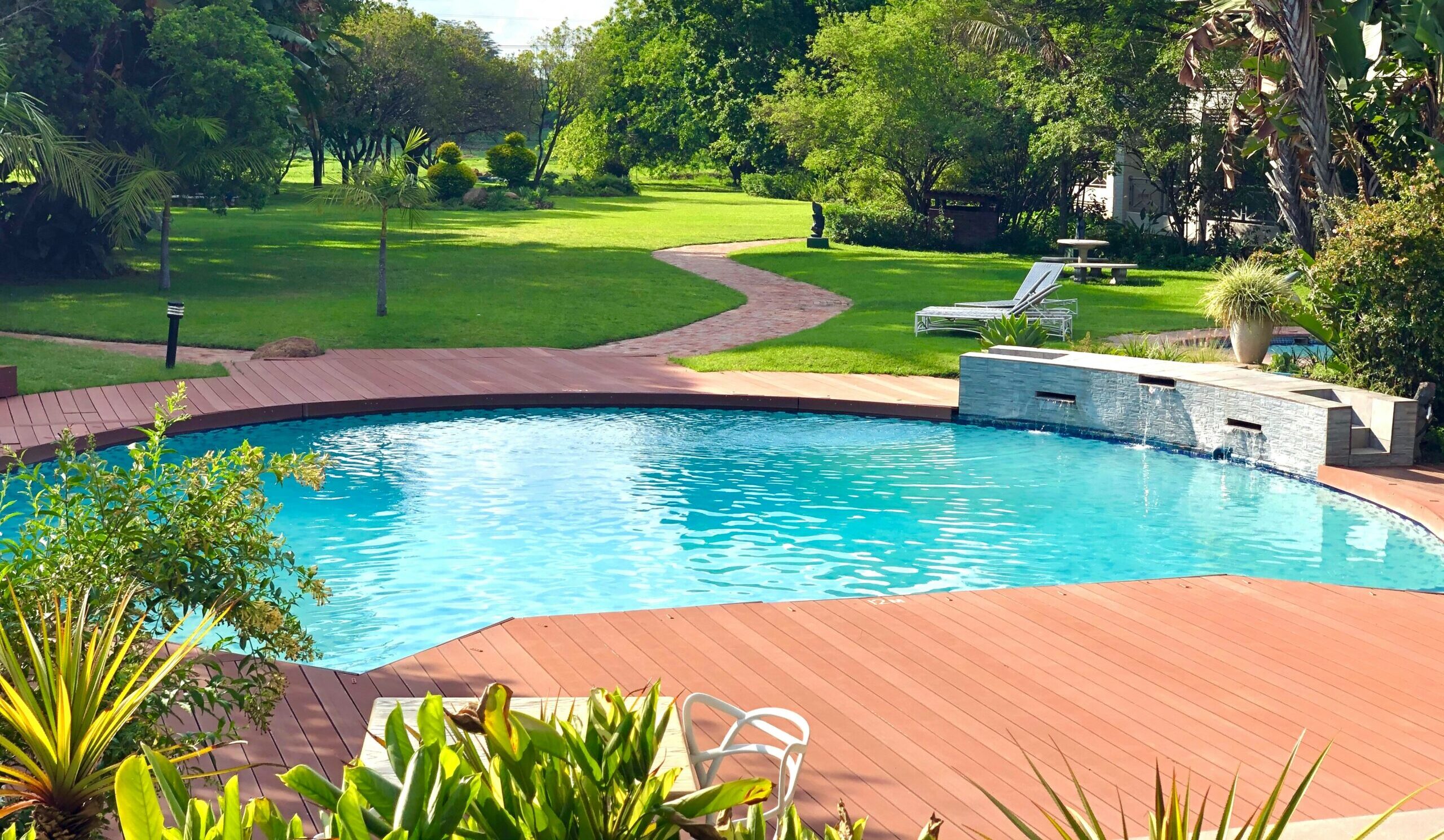 Inground pool cleaning